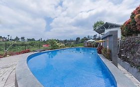 Urbanview Hotel Mamifokobo Puncak